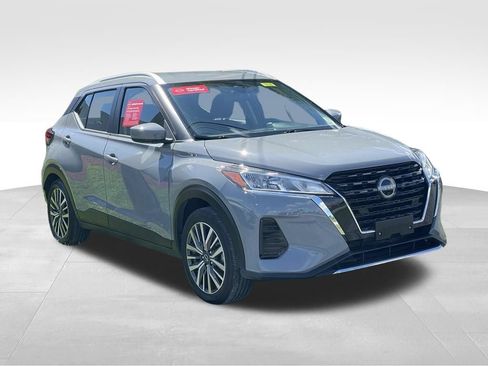 Certified 2023 Nissan Kicks SV FWD image 3