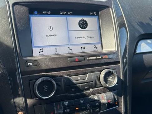 Used 2017 Ford Explorer XLT w/ Equipment Group 202A image 15