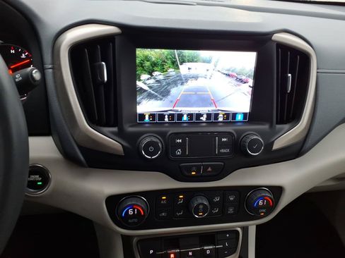 Used 2022 GMC Terrain Denali w/ Denali Premium Package AWD/4WD image 15