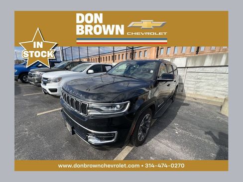 Used 2024 Jeep Wagoneer L Series III w/ Flexible Seating Group image 1