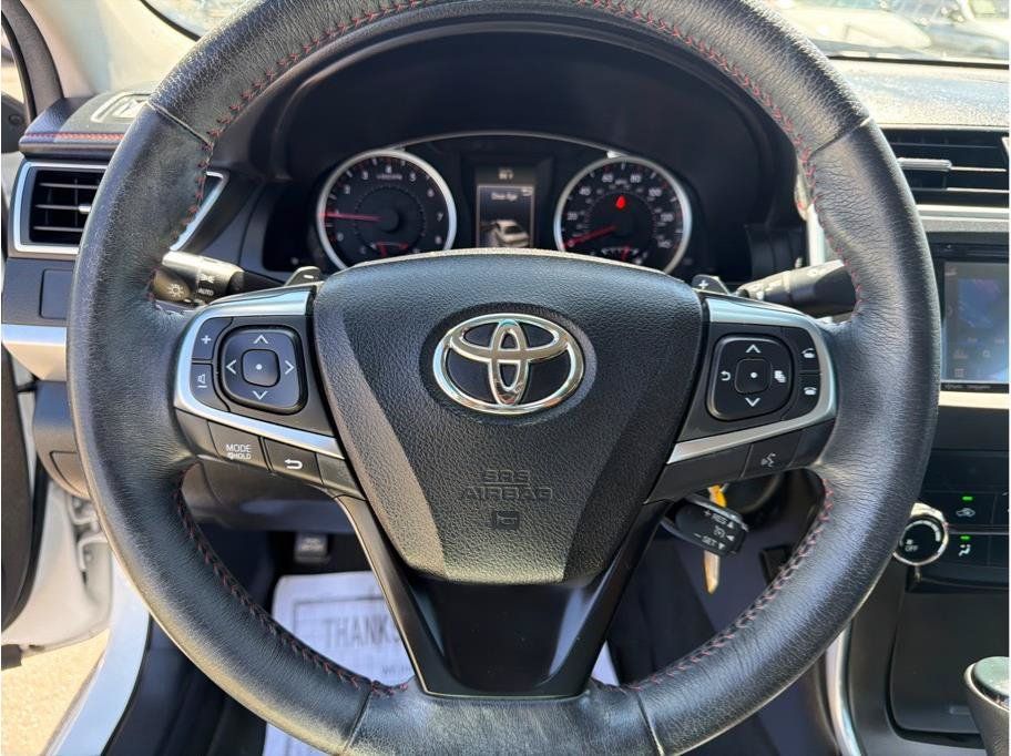 Used 2017 Toyota Camry SE FWD image 7