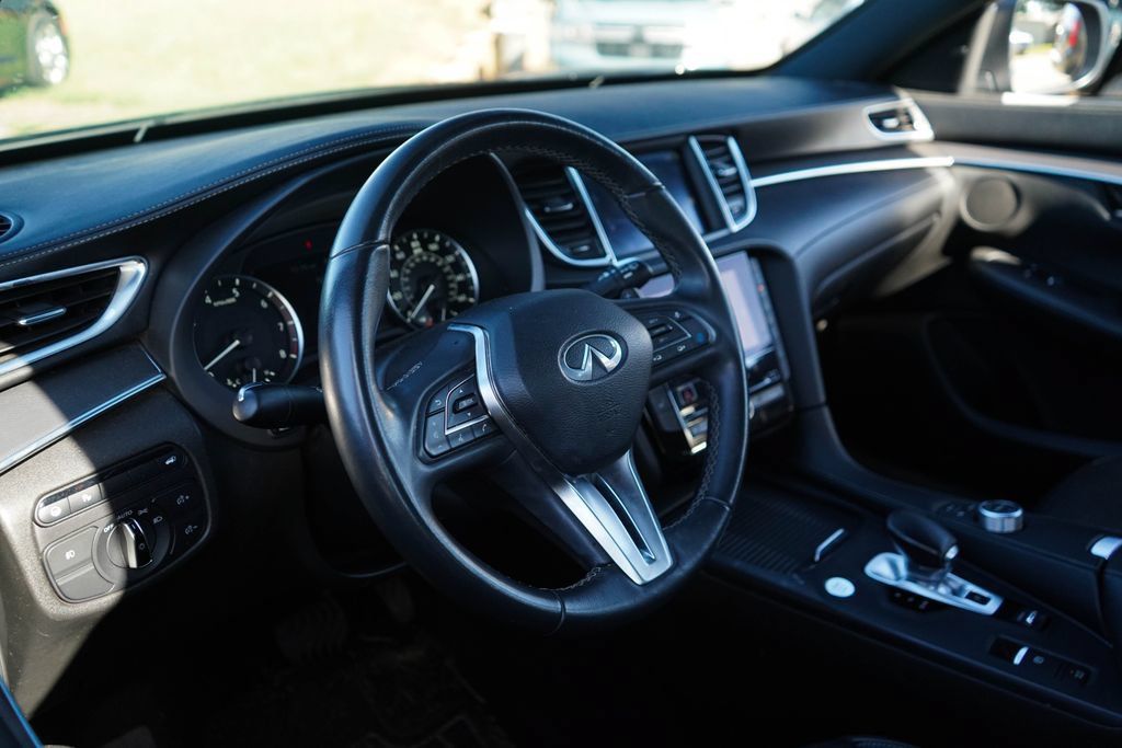 Used 2022 INFINITI QX50 Luxe w/ Appearance Package FWD image 6