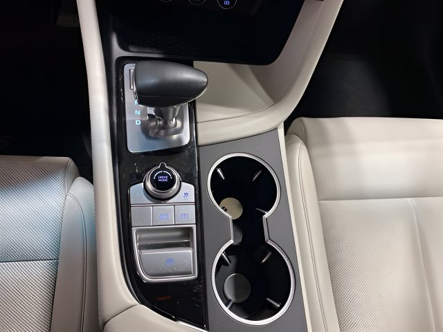 Used 2025 Genesis G70 2.5T AWD/4WD image 18