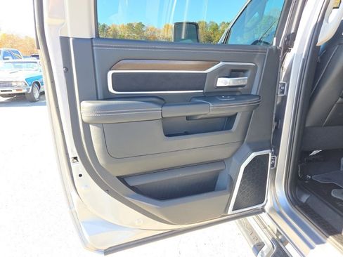 Used 2024 RAM 2500 Laramie image 30