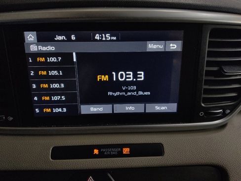 Used 2020 Kia Sportage LX image 25