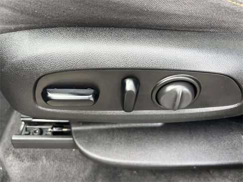 Used 2019 Chevrolet Traverse LT image 20