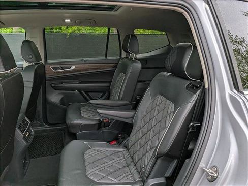 Used 2025 Volkswagen Atlas SEL Premium R-Line AWD/4WD image 28