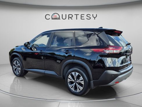 Certified 2023 Nissan Rogue SV FWD image 5