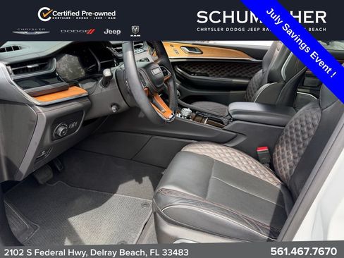 Used 2023 Jeep Grand Cherokee L Summit AWD/4WD image 12