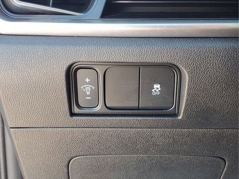 Used 2024 Kia Sorento S image 19