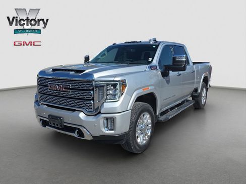 Used 2023 GMC Sierra 3500 Denali AWD/4WD image 3