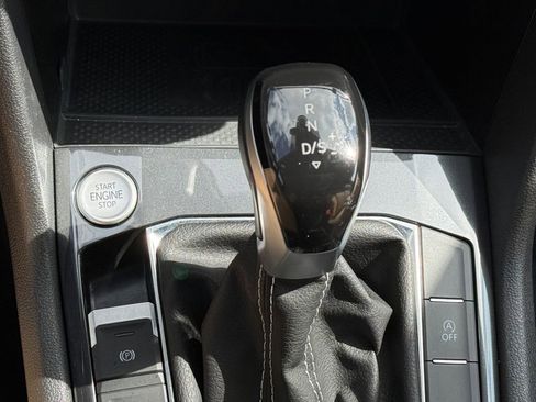 Used 2024 Volkswagen Tiguan SE R-Line AWD/4WD image 16