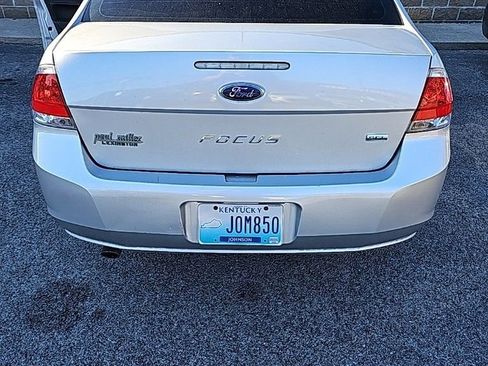 Used 2010 Ford Focus SEL image 6