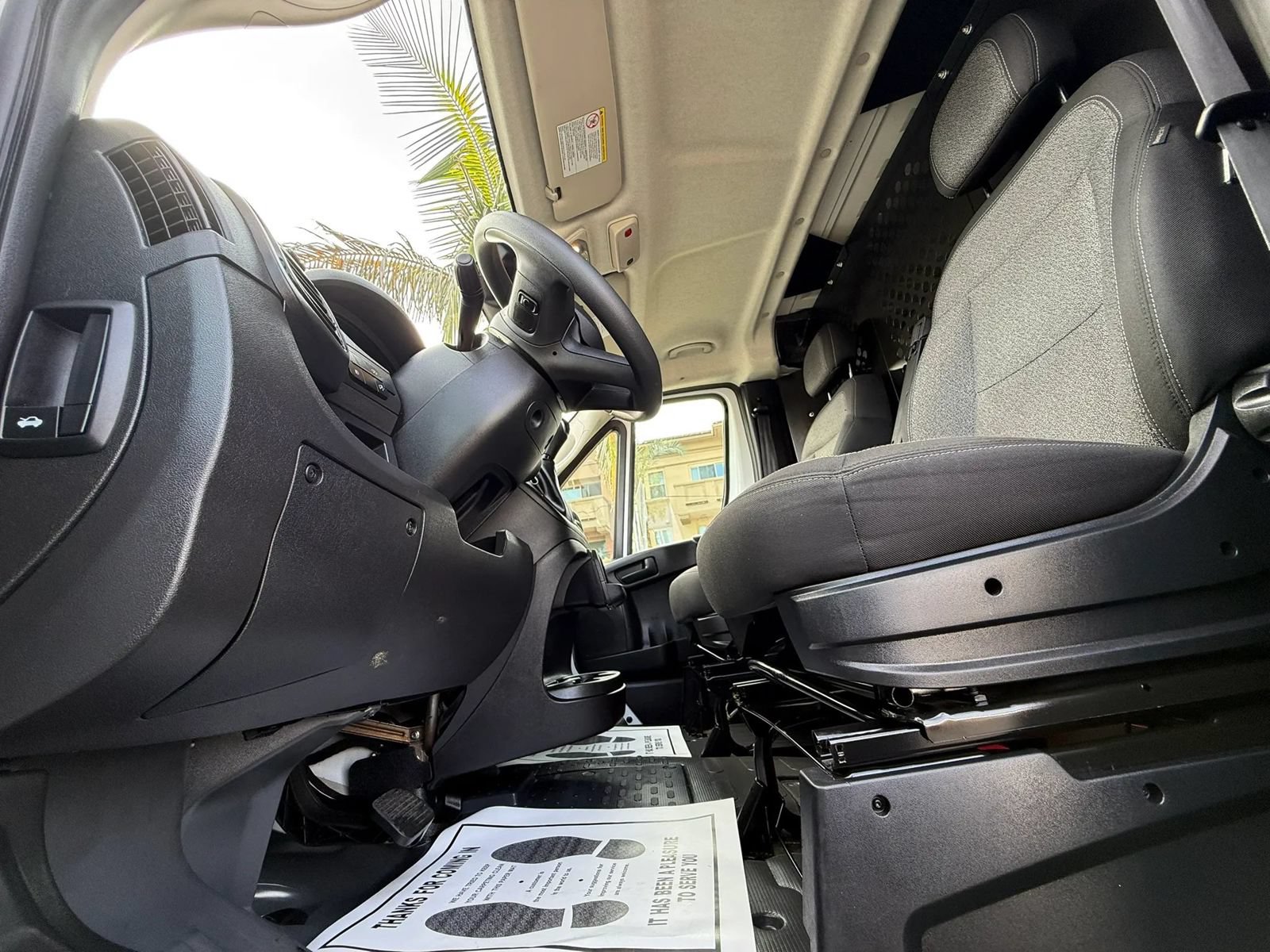 Used 2025 RAM ProMaster 2500 w/ U-Haul Equipment Group FWD image 30