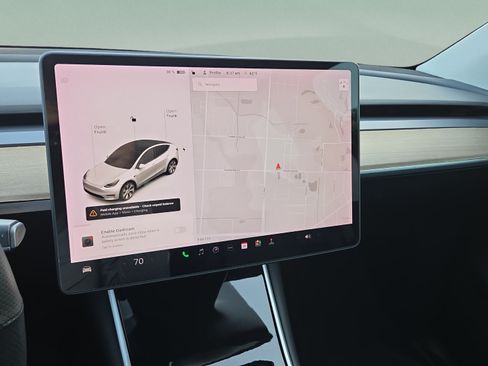Used 2021 Tesla Model Y Long Range AWD/4WD image 24