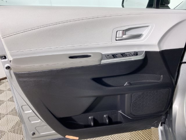 Used 2025 Toyota Sienna XLE FWD image 23