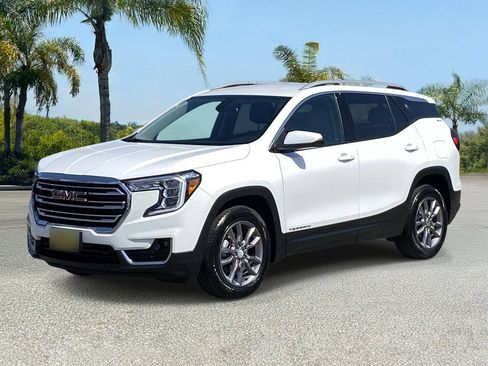 Used 2024 GMC Terrain SLT AWD/4WD image 2