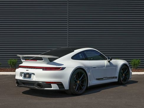 Used 2024 Porsche 911 Carrera T image 7