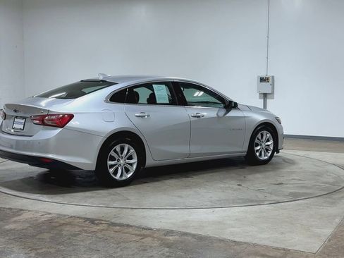 Used 2019 Chevrolet Malibu LT w/ Leather Package FWD image 9