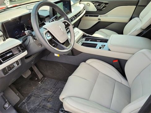 New 2025 Lincoln Aviator Reserve w/ Equipment Group 201A image 9