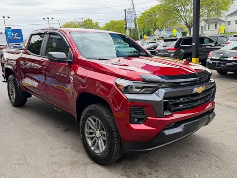 Used 2024 Chevrolet Colorado LT w/ LT Convenience Package III RWD image 7