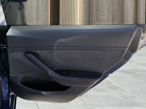 Used 2022 Tesla Model 3 Standard Range RWD image 36