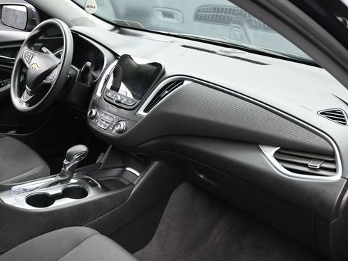 Used 2023 Chevrolet Malibu LT image 35