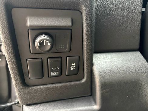 Used 2014 Nissan Rogue S image 12