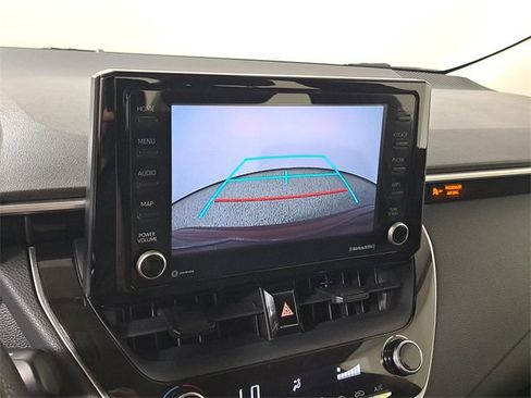 Used 2022 Toyota Corolla LE image 29