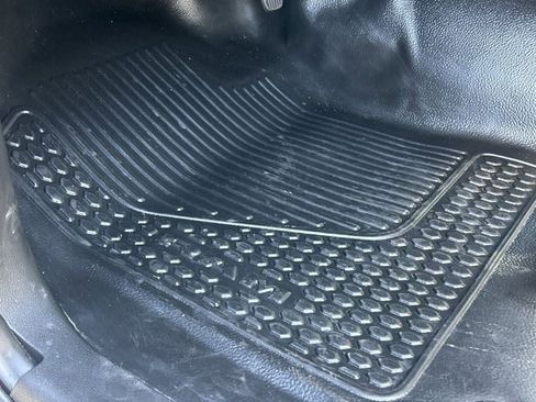 Used 2024 RAM 2500 Tradesman w/ Chrome Appearance Group image 18