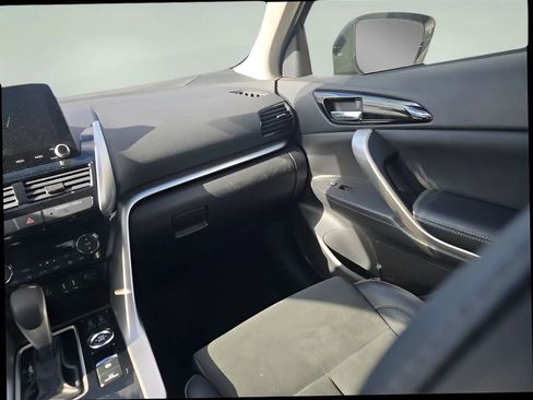 Used 2024 Mitsubishi Eclipse Cross SEL image 16