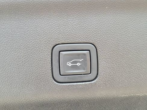 Used 2021 Chevrolet Tahoe LT RWD image 12