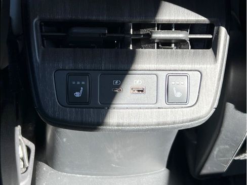 Used 2023 Nissan Ariya FWD image 10
