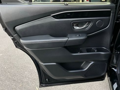 Certified 2025 Honda Pilot EX-L image 37