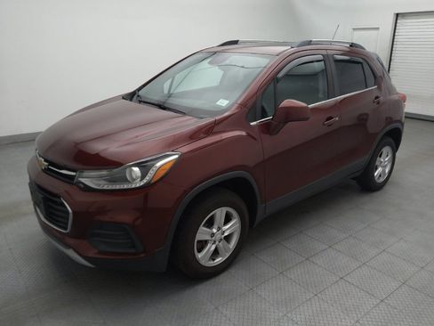 Used 2017 Chevrolet Trax LT w/ Sun & Sound Package AWD/4WD image 2
