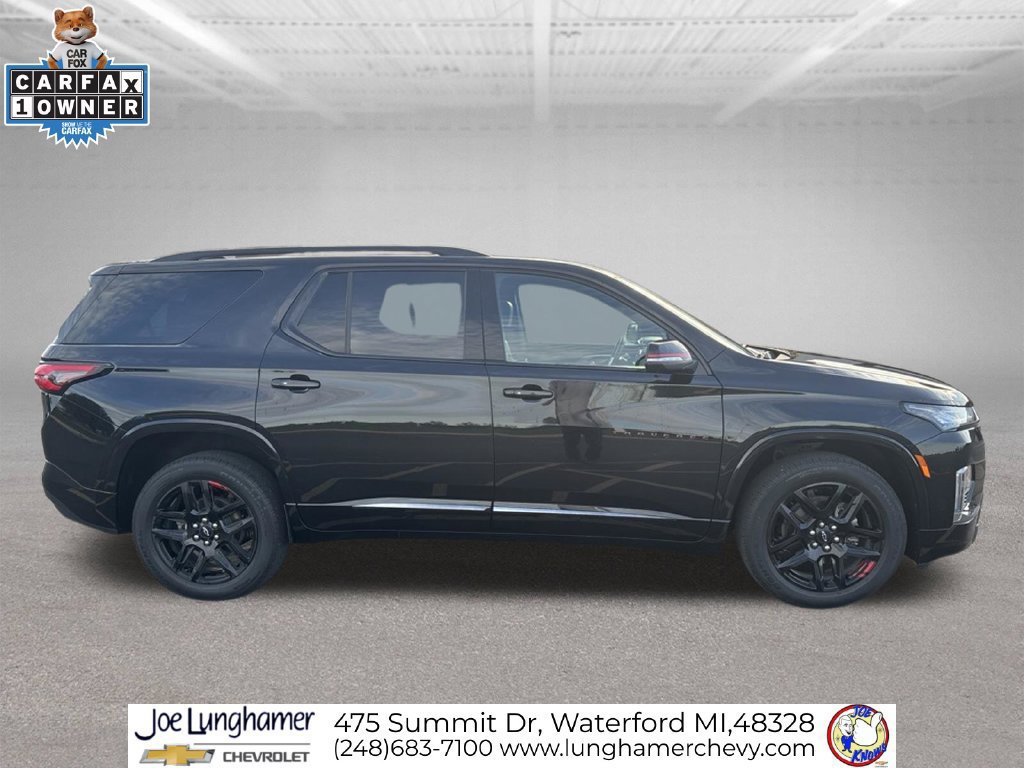 Used 2023 Chevrolet Traverse Premier w/ Redline Edition FWD image 2
