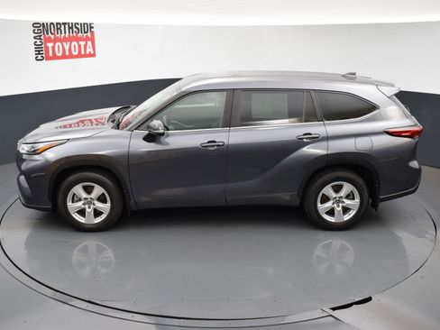 Used 2023 Toyota Highlander LE image 21