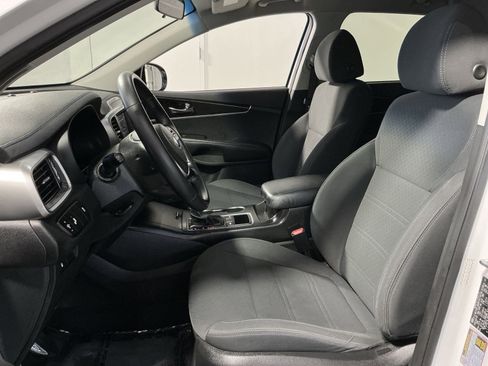 Used 2020 Kia Sorento S FWD image 14