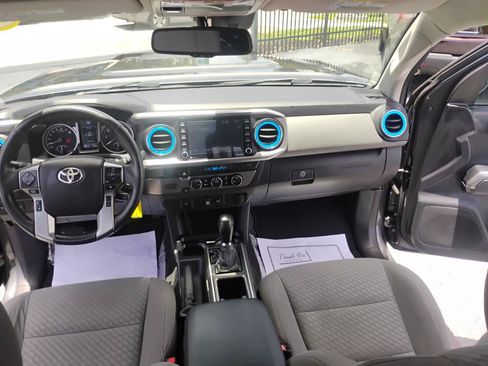 Used 2021 Toyota Tacoma SR5 RWD image 7