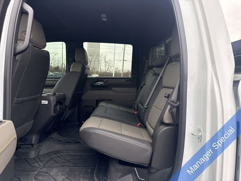 Used 2025 Chevrolet Silverado 2500 ZR2 w/ Technology Package image 20