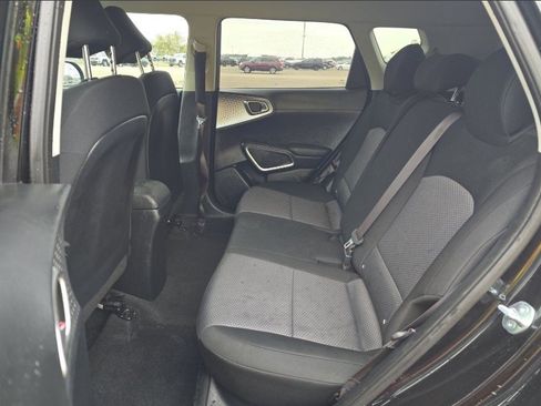 Used 2025 Kia Soul LX w/ LX Technology Package image 25