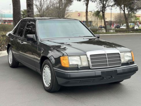 Used 1987 Mercedes-Benz 300 D Turbo image 3