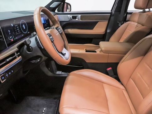 Used 2025 Hyundai Santa Fe Limited FWD image 9