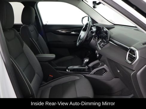 Used 2024 Chevrolet TrailBlazer LT w/ Convenience Package FWD image 18