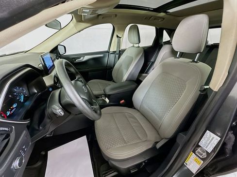 Used 2020 Ford Escape SE image 22