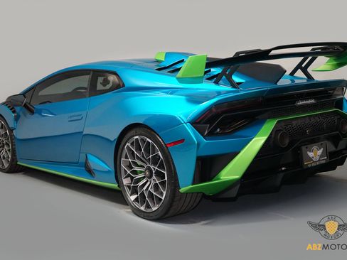 Used 2022 Lamborghini Huracan STO image 7