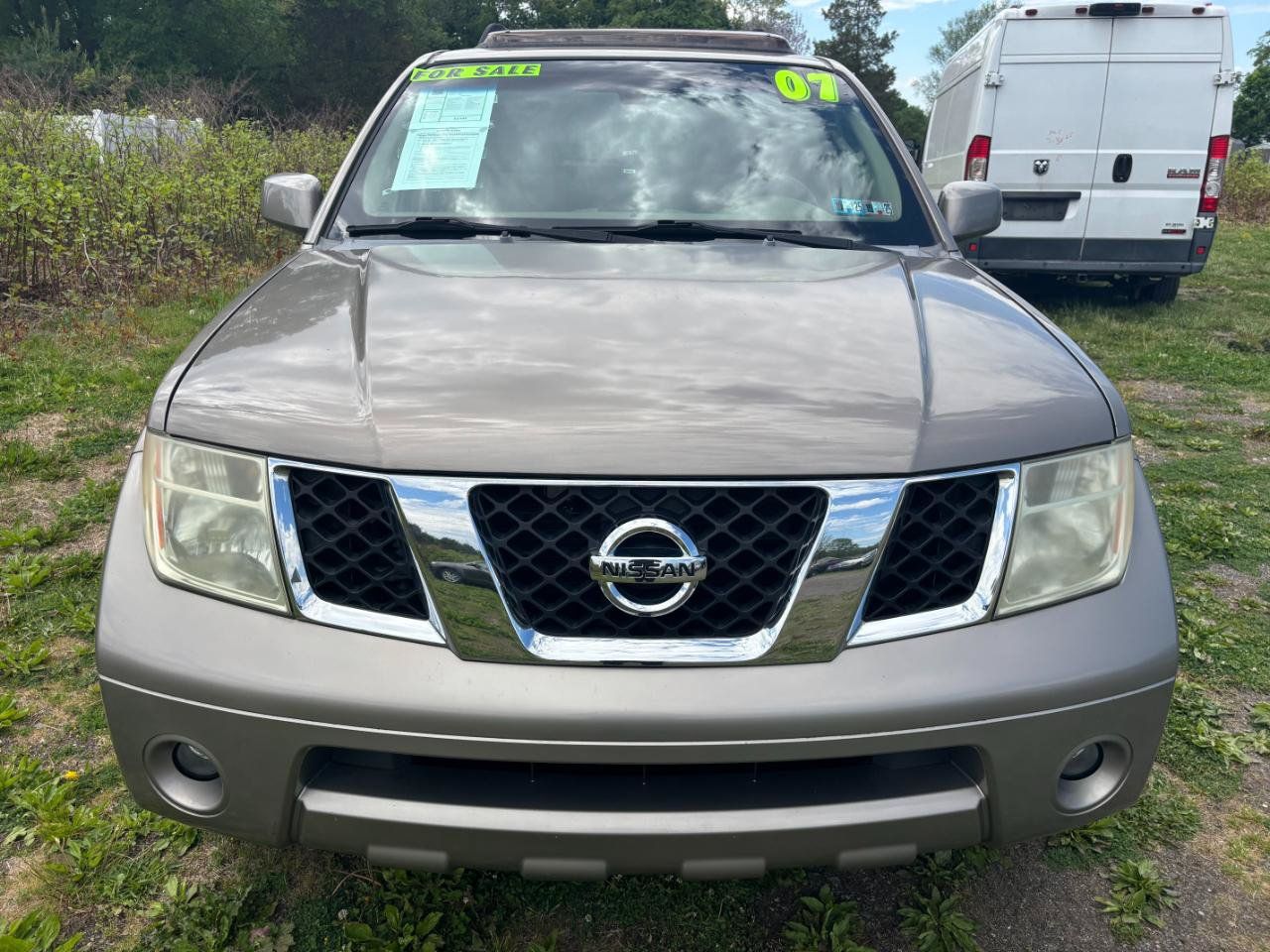 Used 2007 Nissan Pathfinder SE w/ SE Premium Pkg AWD/4WD image 2