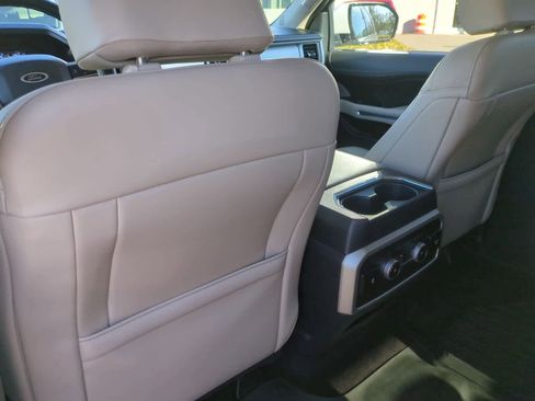 Certified 2022 Ford Expedition XLT image 18