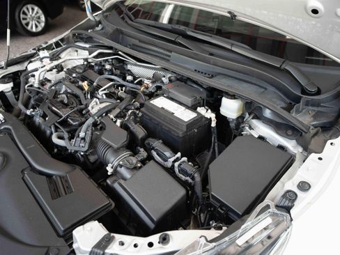 Used 2025 Toyota Corolla LE FWD image 32