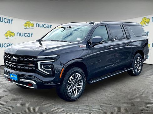 Used 2025 Chevrolet Suburban Z71 w/ Z71 Off-Road Package image 3